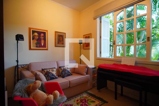 Quarto 1 de casa à venda com 3 quartos, 200m² em São João, Porto Alegre