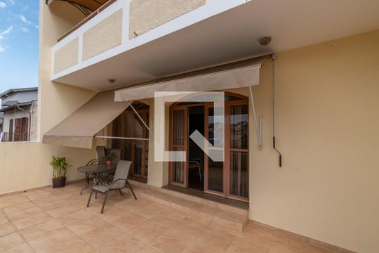 Varanda Sala de TV de casa à venda com 4 quartos, 419m² em Vila Industrial, Campinas