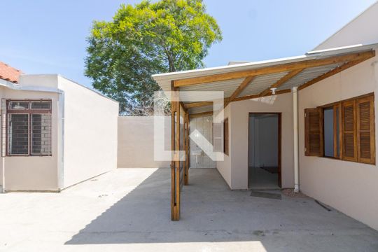 Fachada de casa para alugar com 2 quartos, 45m² em Vila Ipiranga, Porto Alegre