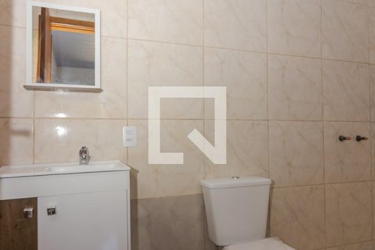 Quarto Suíte - banheiro de casa para alugar com 2 quartos, 45m² em Vila Ipiranga, Porto Alegre