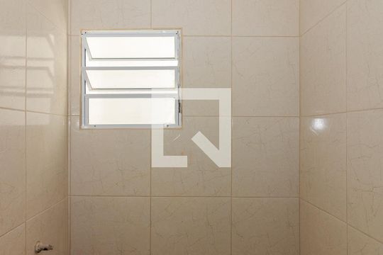 Banheiro de casa para alugar com 2 quartos, 45m² em Vila Ipiranga, Porto Alegre