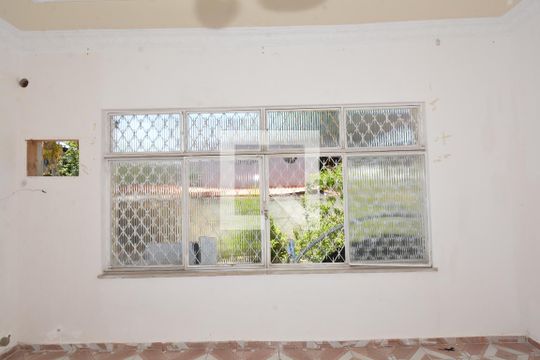 Quarto de casa para alugar com 2 quartos, 100m² em Vaz Lobo, Rio de Janeiro