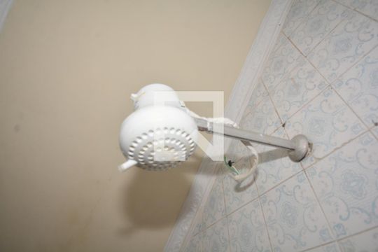 Banheiro de casa para alugar com 2 quartos, 100m² em Vaz Lobo, Rio de Janeiro