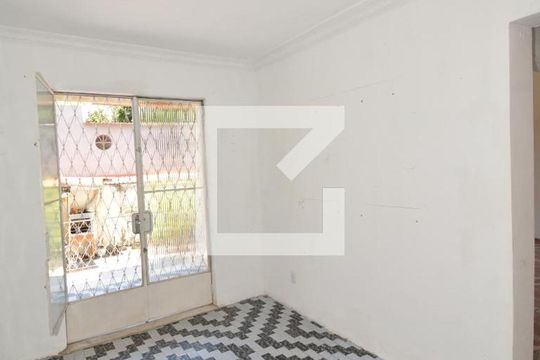 Sala de casa para alugar com 2 quartos, 100m² em Vaz Lobo, Rio de Janeiro