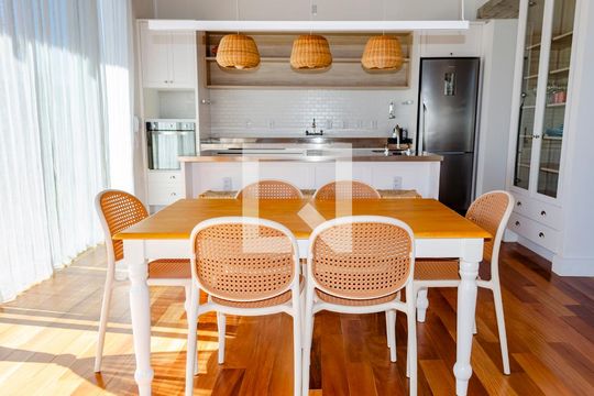 Cozinha de casa de condomínio para alugar com 4 quartos, 375m² em São João do Rio Vermelho, Florianópolis