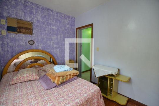 Quarto 1 de apartamento para alugar com 2 quartos, 48m² em Cristal, Porto Alegre