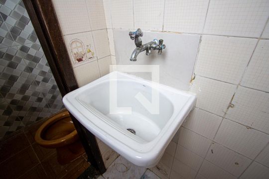 Área de Serviço de apartamento para alugar com 2 quartos, 110m² em Trindade, São Gonçalo