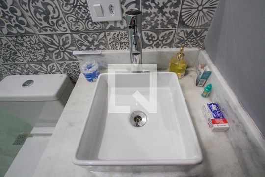Pia de casa à venda com 4 quartos, 225m² em Jardim Caravelas, São Paulo