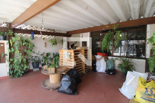 Garagem de casa à venda com 3 quartos, 121m² em Jardim Santa Cruz (campo Grande), São Paulo