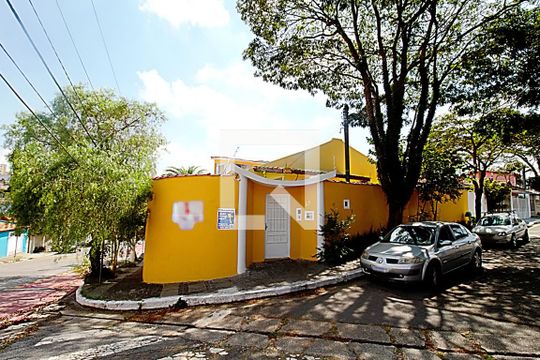 Fachada de casa para alugar com 3 quartos, 250m² em Super Quadra Morumbi, São Paulo