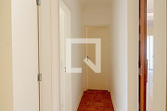 Hall dos Quartos  de casa para alugar com 3 quartos, 250m² em Super Quadra Morumbi, São Paulo