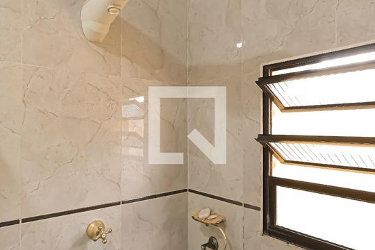 Banheiro da Suíte de casa à venda com 3 quartos, 175m² em Gopouva, Guarulhos
