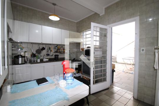 Cozinha de casa à venda com 4 quartos, 143m² em Vila Nova Conceição, São Paulo