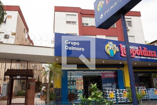 Fachada e portaria de apartamento à venda com 1 quarto, 45m² em Rubem Berta, Porto Alegre