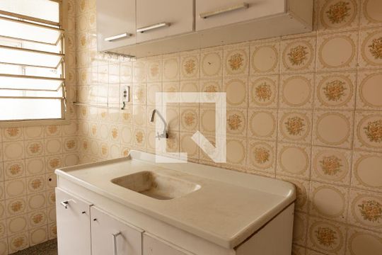 Cozinha de apartamento à venda com 1 quarto, 45m² em Rubem Berta, Porto Alegre