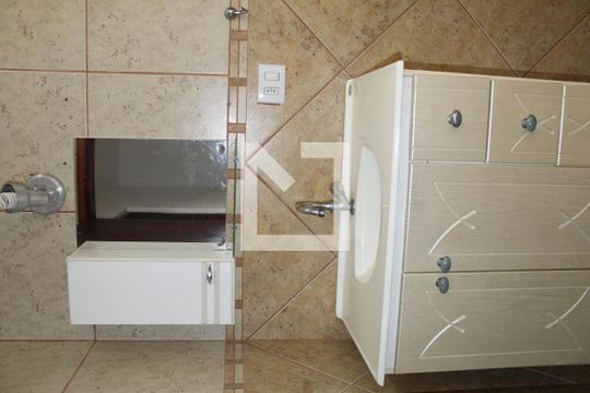 Banheiro de casa à venda com 2 quartos, 115m² em Sítio do Morro, São Paulo