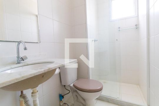 Banheiro de apartamento para alugar com 2 quartos, 68m² em Jaguaré, São Paulo