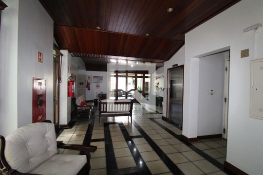 Hall social de apartamento à venda com 3 quartos, 100m² em Centro, Canoas