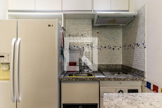 Cozinha de kitnet/studio à venda com 1 quarto, 21m² em República, São Paulo