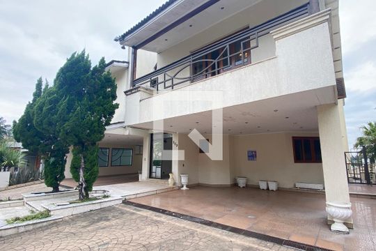 Fachada de casa de condomínio à venda com 4 quartos, 954m² em Alphaville, Santana de Parnaíba