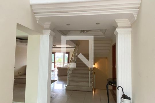 Hall de entrada de casa de condomínio à venda com 4 quartos, 954m² em Alphaville, Santana de Parnaíba