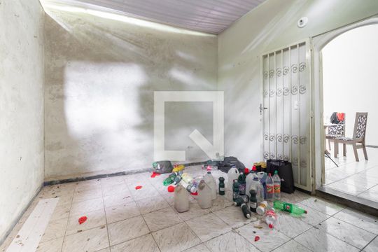 Área Externa de casa à venda com 3 quartos, 180m² em Goiânia, Belo Horizonte