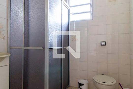 Banheiro  de casa para alugar com 2 quartos, 60m² em Vila Ponte Rasa, São Paulo
