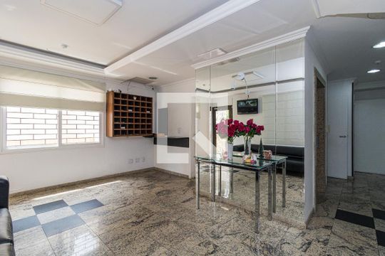 Hall de entrada de apartamento à venda com 1 quarto, 33m² em Jardim Botânico, Porto Alegre