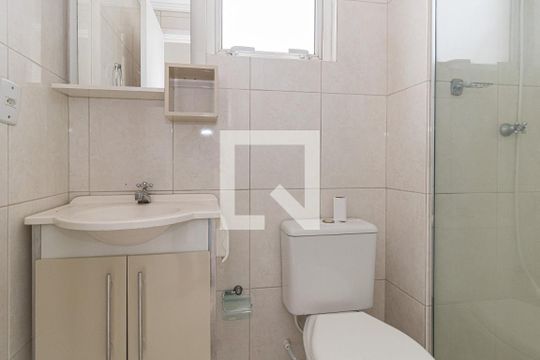 Banheiro de apartamento à venda com 1 quarto, 33m² em Jardim Botânico, Porto Alegre