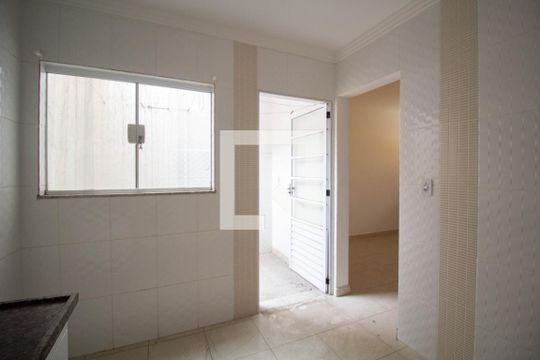 Cozinha de casa de condomínio à venda com 2 quartos, 60m² em Itaquera, São Paulo