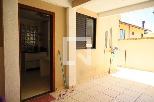 Lavanderia de casa à venda com 4 quartos, 256m² em Ingleses do Rio Vermelho, Florianópolis