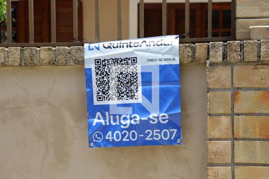 Fachada de casa à venda com 4 quartos, 256m² em Ingleses do Rio Vermelho, Florianópolis