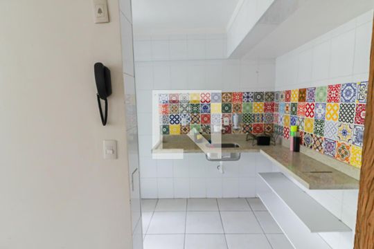 Cozinha de apartamento para alugar com 2 quartos, 52m² em Jardim Olympia, São Paulo