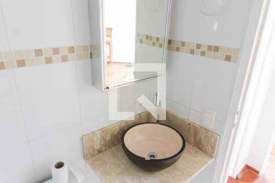 Banheiro de apartamento para alugar com 2 quartos, 52m² em Jardim Olympia, São Paulo
