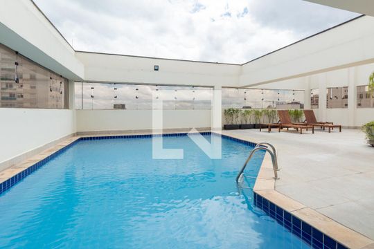 Piscina de apartamento para alugar com 1 quarto, 41m² em Cerqueira César, São Paulo