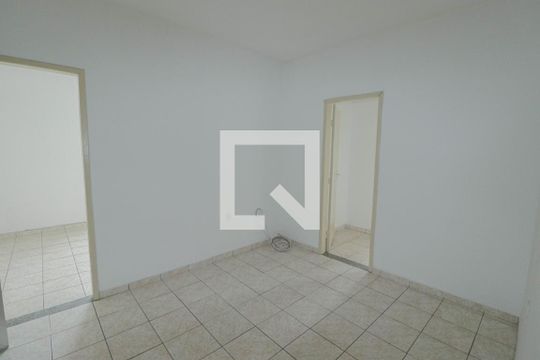 Apartamento para alugar com 2 quartos, 60m² em Vila Sao Sebastiao, Duque de Caxias