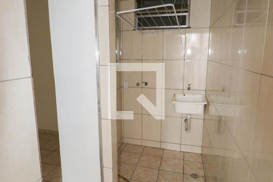 Área de Serviço de apartamento para alugar com 2 quartos, 60m² em Vila Sao Sebastiao, Duque de Caxias