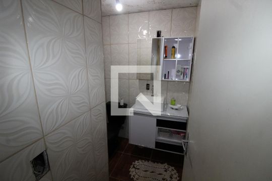 Banheiro de apartamento à venda com 2 quartos, 42m² em Conjunto Promorar Sapopemba, São Paulo
