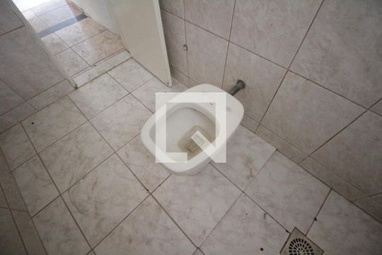Banheiro de casa para alugar com 2 quartos, 54m² em Mantiqueira, Belo Horizonte