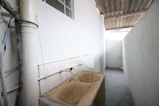 Área de Serviço de casa para alugar com 2 quartos, 54m² em Mantiqueira, Belo Horizonte