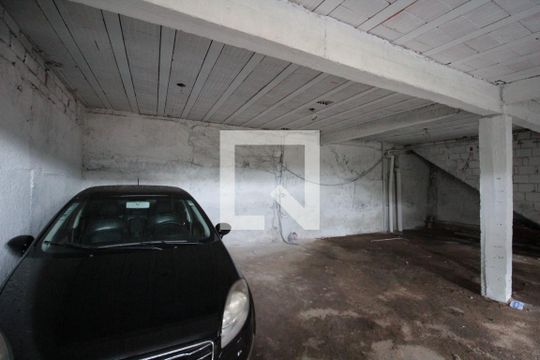 Garagem de casa para alugar com 2 quartos, 54m² em Mantiqueira, Belo Horizonte