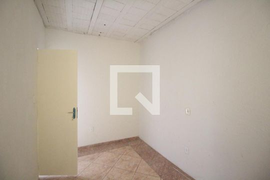 Quarto 1 de casa para alugar com 2 quartos, 54m² em Mantiqueira, Belo Horizonte