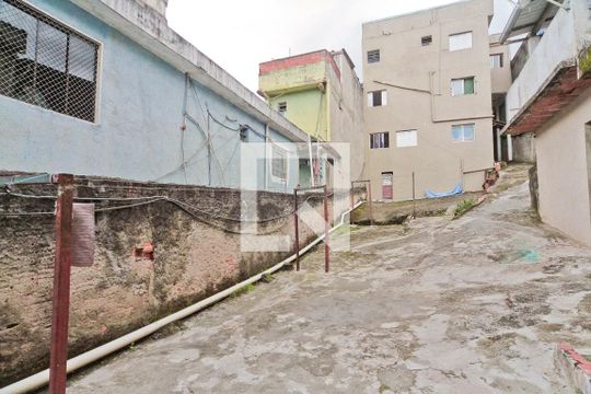 Área externa de casa para alugar com 1 quarto, 40m² em Jardim Peri, São Paulo