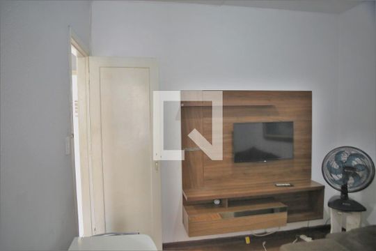 Apartamento para alugar com 2 quartos, 48m² em Vila Assuncao, Praia Grande