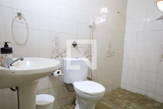 Banheiro de casa à venda com 2 quartos, 167m² em Cinquentenario, Belo Horizonte