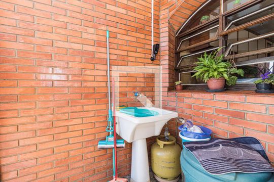 Área de Serviço de casa à venda com 5 quartos, 331m² em Santo Antônio, Porto Alegre