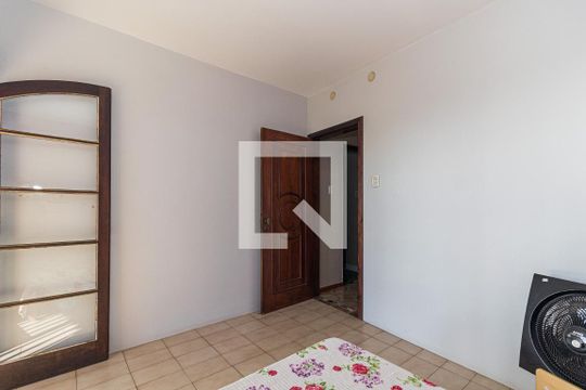 Quarto 1 de casa à venda com 5 quartos, 331m² em Santo Antônio, Porto Alegre