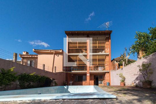 Piscina de casa à venda com 5 quartos, 331m² em Santo Antônio, Porto Alegre