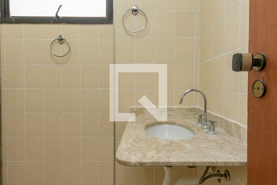 Banheiro de apartamento para alugar com 2 quartos, 60m² em Brooklin Paulista, São Paulo