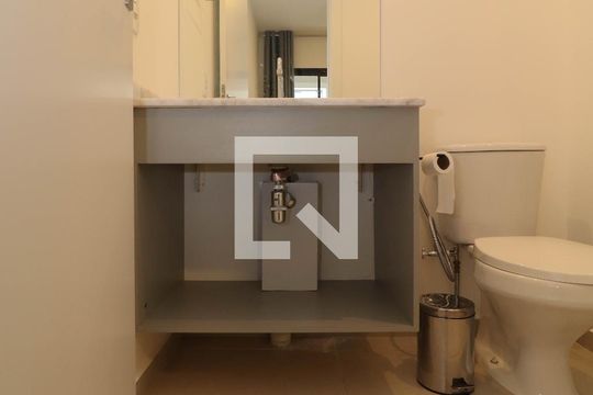Banheiro da Suíte de kitnet/studio à venda com 1 quarto, 30m² em Sumaré, São Paulo